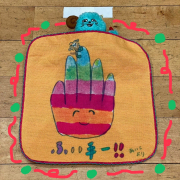 前回作ってめっちゃ便利やったから絵柄を変えてもっかい作りました。こんなんなんぼあってもいいですからね〜ハンドタオル(2枚セット)