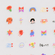 足にも貼ってねいるシール